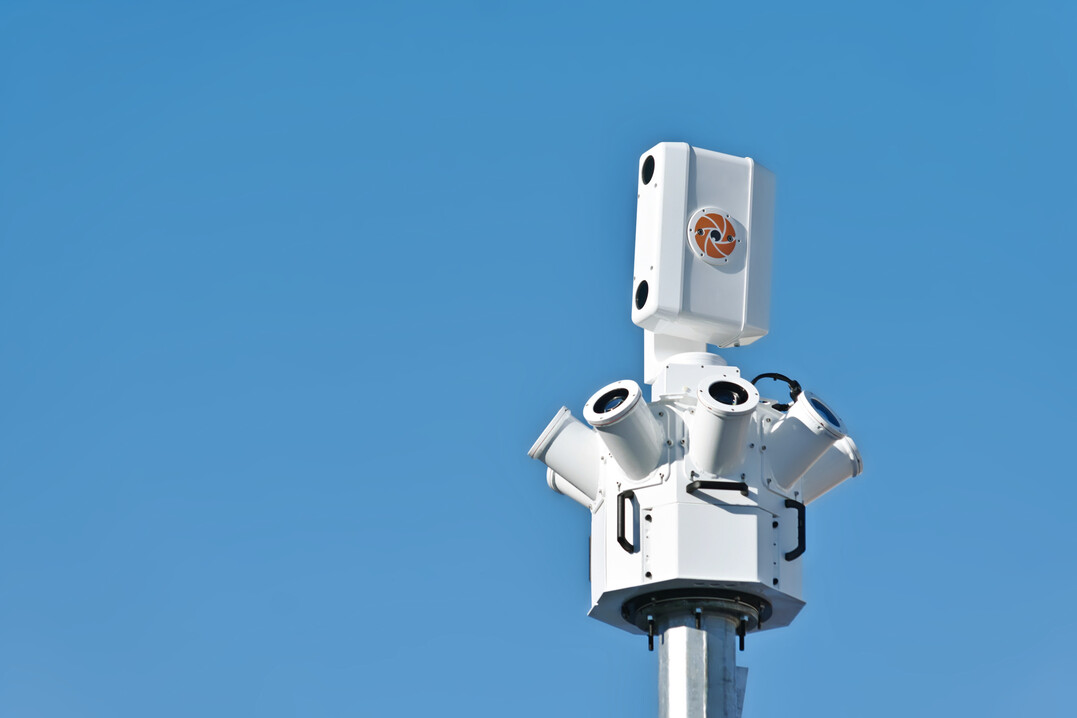 Eine ausreichende Kenntnis über das Vorkommen und das Verhalten von Tierarten ist der Ausgangspunkt für wirksamen Naturschutz. Wie neue Technologien dabei unterstützen können, zeigt das KI-gestützte Stereokamera-System IdentiFlight.