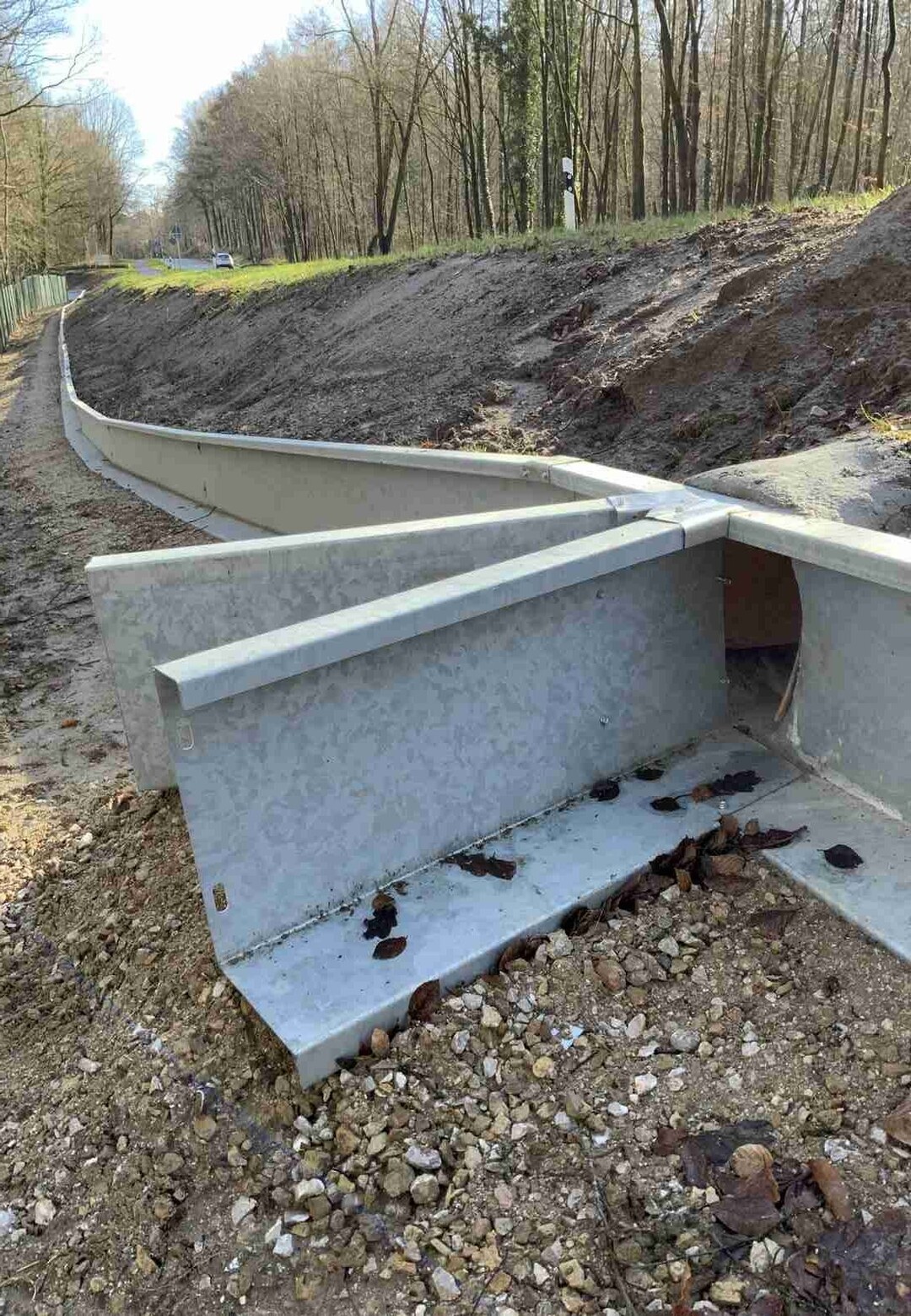 Leiteinrichtungen und Tunnel: Die ganzjhrigen Lsungen sind vergleichsweise schnell installiert und erfordern lediglich einen geringen Wartungsaufwand.