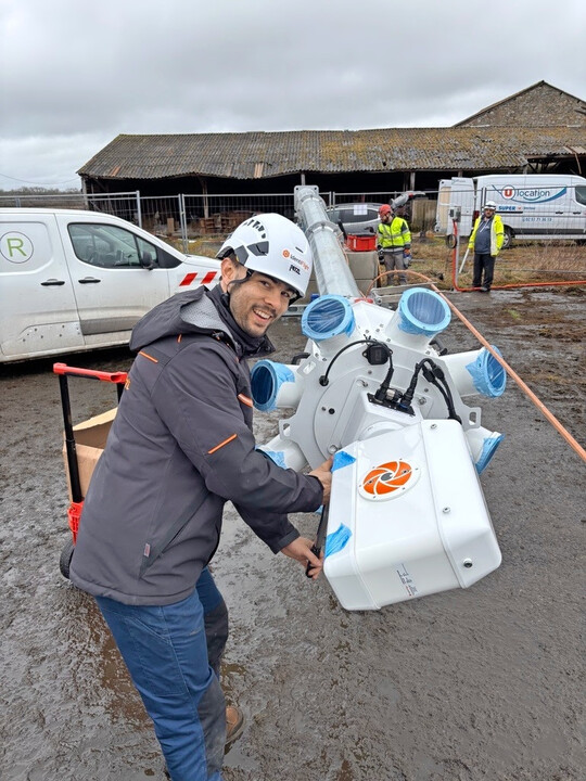 Im Auftrag des Vogelschutzes: Jedes der weltweit �ber 520 im Einsatz befindlichen IdentiFlight-Systeme wurde bei der Inbetriebnahme umfassend getestet, die Systeme werden auch im laufenden Betrieb kontinuierlich durch eine Leitwarte �berwacht.