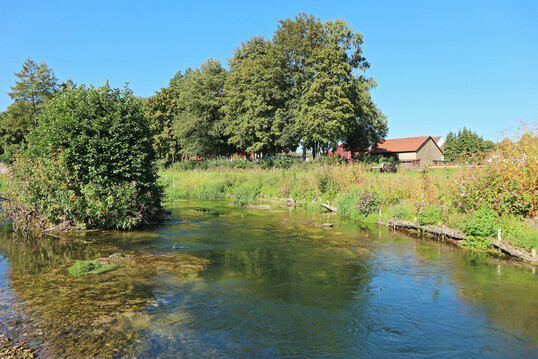 Erfolgreiche Hochwasserschutzmanahme und Flussrenaturierung an der Nethe in Brakel-Hembsen