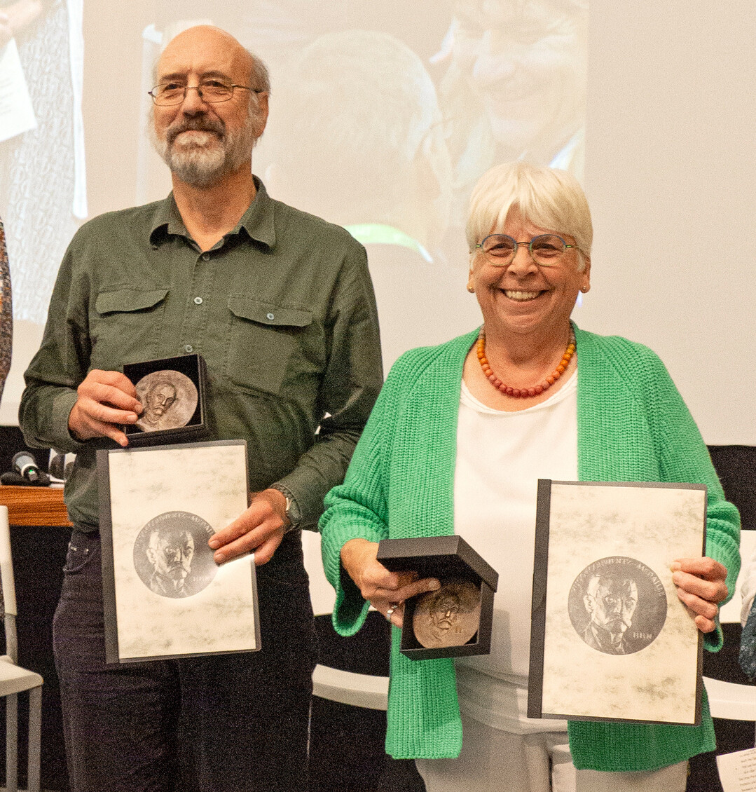 Prof. Dr. Dr. Martin Gorke und Dr. Gertrud Hein wurden mit der Hugo-Conwentz-Medaille ausgezeichnet.