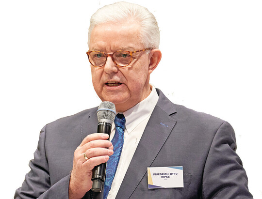 ZDG-Präsident Friedrich-Otto Ripke erteilt dem Vorhaben des BMEL, in einem nationalen Alleingang die Haltungsvorschriften für Geflügel zu verschärfen, eine Absage.