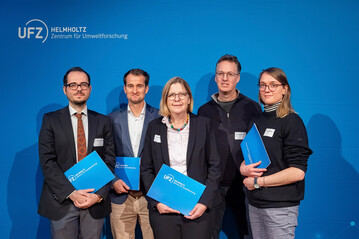 Forschungspreistrger (v.l.): Dr. Danial Esmaeili, Dr. Matthias Jordan, Prof. Dr. Daniela Thrn, Prof. Dr. Stan Harpole und Nora Mittelstdt