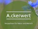 Lioba Degenfelder von A.ckerwert berät Eigentümerinnen und Eigentümer von Agrarflächen, die eine nachhaltigere Bewirtschaftung anstreben.