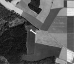 Abb. 1: Lage des Ballonstandorts (Pfeil; DOP © Bayerische Vermessungsverwaltung, Nr. 4596/10).