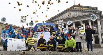 Groartiger Erfolg fr Bienenretter:innen: ber eine Million Stimmen fr "Bienen und Bauern retten!" 