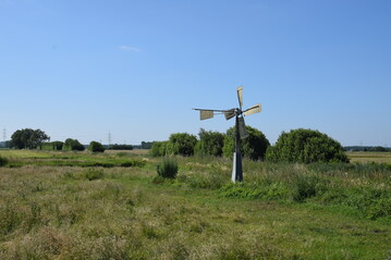 Windwasserpumpen knnen die Landschaft zum Wasserspeicher machen: Im Winter helfen sie dabei, Niederungen zu berfluten.