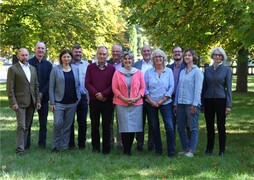 Vorstand des Deutschen Verbandes fr Landschaftspflege auf dem Deutschen Landschaftspflegetag in Potsdam : v.l.n.r.: Romuald Bittl, Kai Pnitz, Dr. Manuela Rottmann MdB, Heinrich Meusel, Dr, Gerhard Bronner, Andreas Bergmann, Maria Noichl MdEP, Volker Diefenbach, Ute Grothey, Sebastian Knig, Karolin Pilz-Rieche, Dr. Regina Ostermann. Hinweis: Es fehlen Prof. Dr. Kai Frobel, Gerd Kmmer, Volkmar Viehweg.
