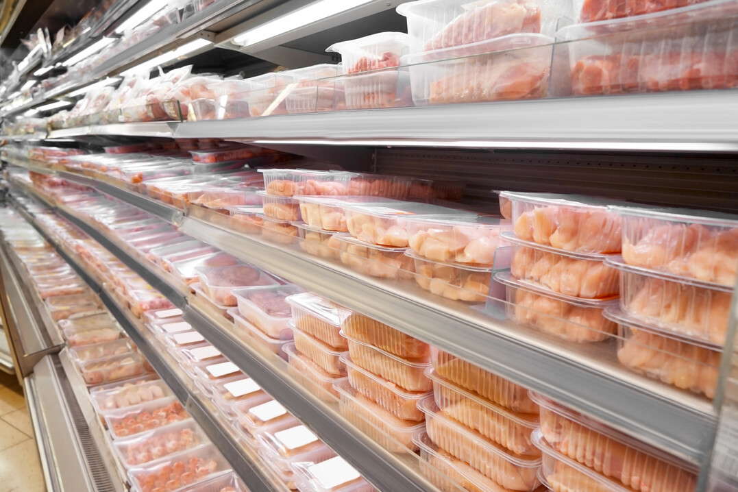 Tierwohl spielt im Ausland bei der Kaufentscheidung für Fleisch bisher kaum eine Rolle.