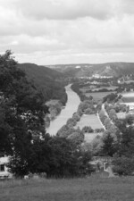 Abb. 1: Typische Tallandschaft im Naturpark.	Foto: Christina Kühnau, 2012