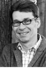 Prof. Dr. Eckhard Jedicke<br />
E-Mail: nul@jedicke.de<br />
Twitter: @EckhardJedicke<br />
www.nul-online.de