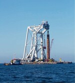 Abb. 5: Rammarbeiten beim Offshore-Windpark Butendiek. <br />
Pile driving for the offshore wind farm Butendiek.