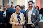 NRW Landwirtschaftsministerin Silke Gorißen gemeinsam mit Christopher Kalvelage, dem geschäftsführenden Gesellschafter von Heidemark bei der Konferenz „Zukunftsgerechte Tierhaltung“ im F.A.Z. Atrium, Berlin.