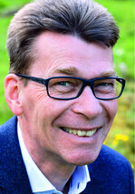 Prof. Dr. Eckhard Jedicke<br/ >
E-Mail: nul@jedicke.de<br/ >
Twitter: @EckhardJedicke<br/ >
www.nul-online.de