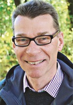 Prof. Dr. Eckhard Jedicke<br/ >
E-Mail: nul@jedicke.de<br/ >
Twitter: @EckhardJedicke<br/ >
www.nul-online.de