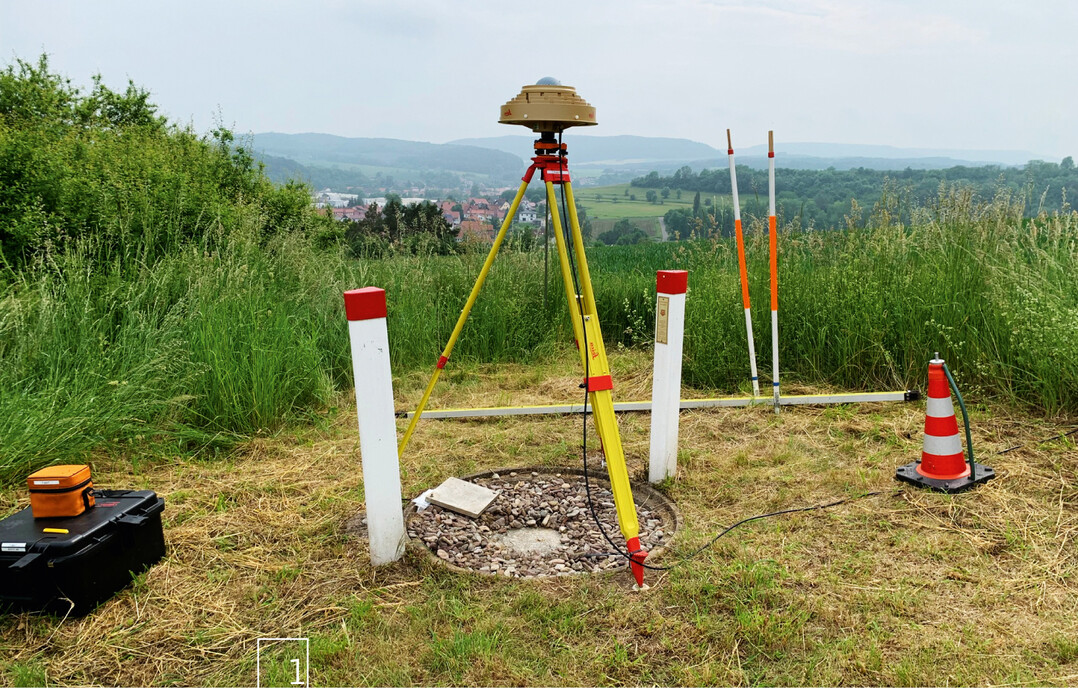 1 Die Messpunkte müssen so ausgerichtet sein, dass keine Gebäude oder Bäume das Signal stören.