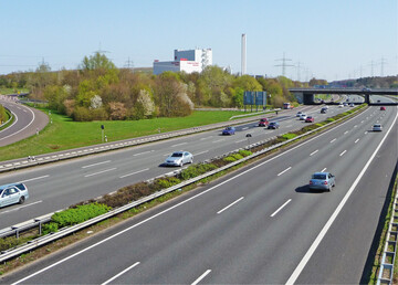  Abb. 1: sechsspurig ausgebaute Autobahn 
