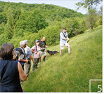 5 Auch öffentliche Exkursionen wie hier zum Wingertsberg bei Medard werden im Rahmen der Biotopbetreuungsarbeit organisiert.