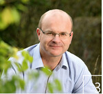 3 Dr. Norbert Schäffer gab ausführlich Auskunft über das Volksbegehren.