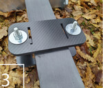 3) Detailansicht der beiden etwa 6 m langen Carbonstäbe mit Halterungen für die Fixierung (3).