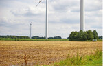 <strong>Abb. 16: </strong>Foto Nr. 123 zeigt einen Windpark im Nahsichtbereich. Das Foto liegt im Mittel bei einem Wert von 1,13. © Katharina Brückhändler Windfarm in short distance. The photo has an arithmetic mean of 1,13.