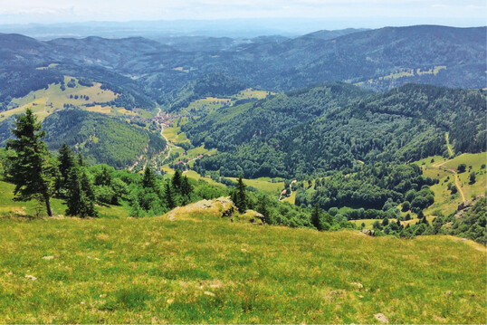 Blick vom Belchen in Richtung Sden, Gemeinde Kleines Wiesental