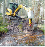 4 Mit dem Bagger konnte der Verbau der Gewässer entfernt werden.