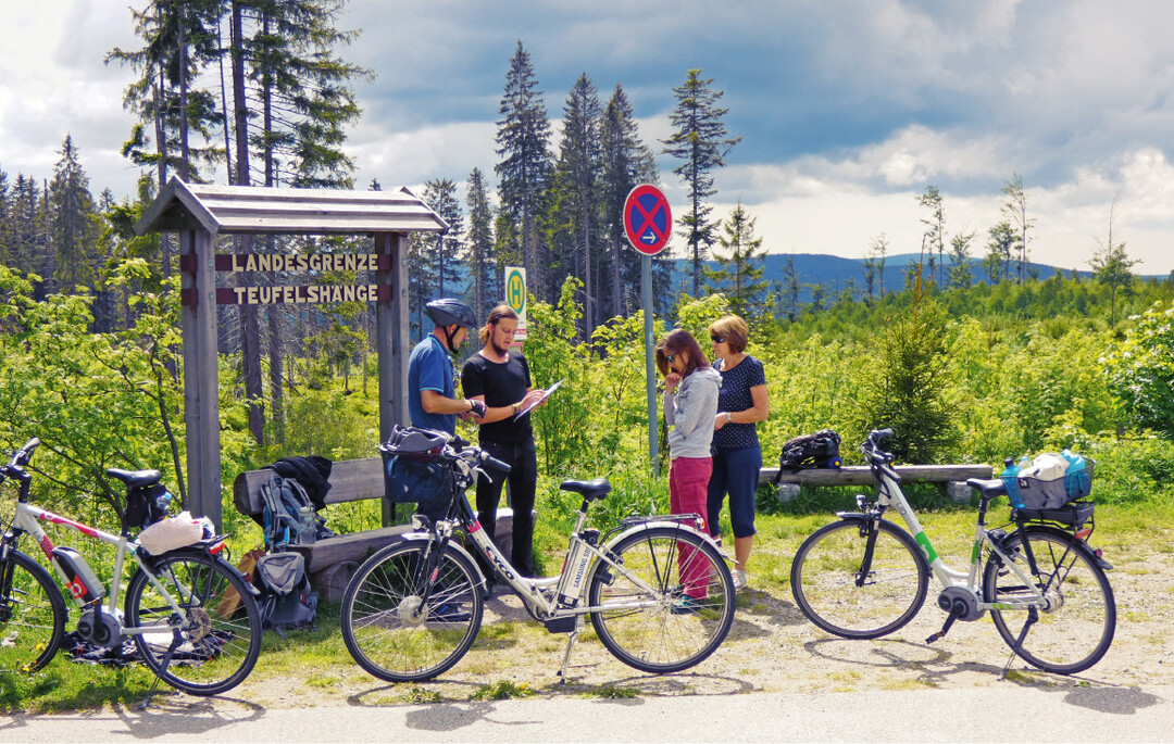 Abb.�2: Befragung am Grenz�bergang Buc ina/Landesgrenze Teufelsh�nge