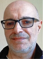 Florian Hans ist Dipl. Biogeograph und beschäftigt sich seitüber 30 Jahren beruflich und privat mit Umweltschutz, Ökologie und Moosforschung. Seit 2020 ist er Geschäftsführer des Planungsbüros Atelier für Ökologie & Moosforschung ATEMO in Grosbous; als Bryologe hauptsächlich in Luxemburg unterwegs.