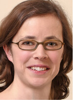 Dr. Henriette Dahms arbeitet
seit 2010 als wissenschaftliche
Mitarbeiterin beim SRU mit den
inhalt lichen Arbeitsschwerpunkten Ökologie, Biodiversität
und Natur schutz. Studium
der Bio logie an der Universität
Gießen, 2009 Promotion am
dortigen Institut für Allgemeine
und Spezielle Zoologie. Im Jahr 2006 war sie für
einen Forschungsaufenthalt an der Swedish University of Agricultural Sciences in Uppsala.