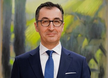 Cem zdemir 