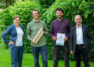 Das Team um Nicolas Schoof und Jakob Hrl erforscht das Potential von Schafen im Weinberg.